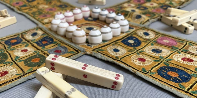Pachisi board game, an ancestor of the Wahoo game